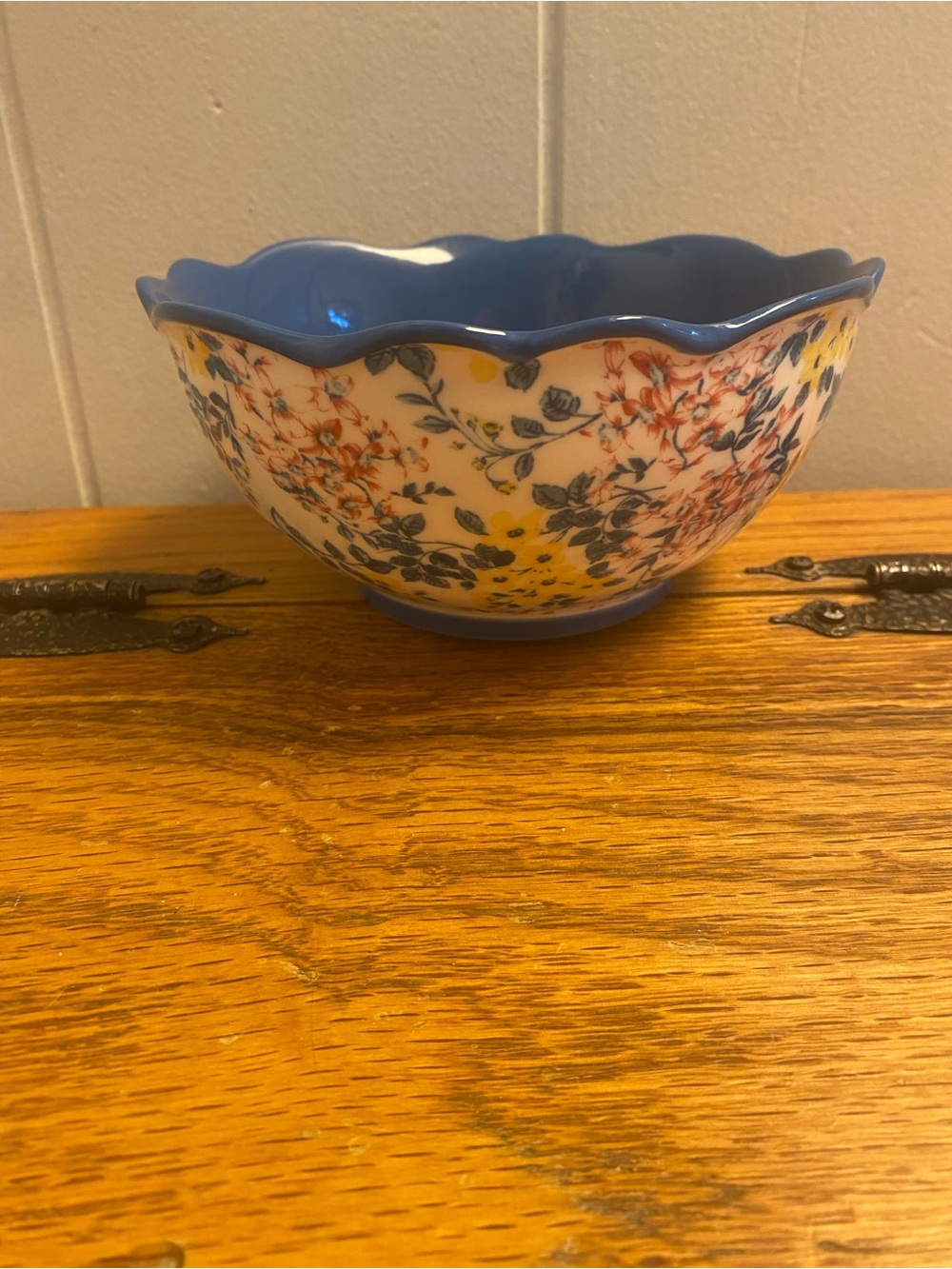 The Pioneer Woman Pretty Posies  Blue Floral Scalloped Ceramic Bowl